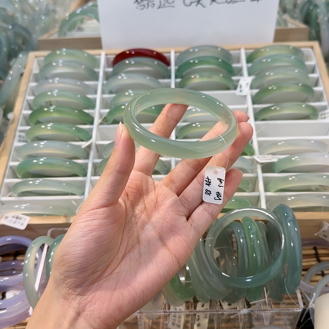 玛瑙/玉髓未镶嵌手镯圈口60.3