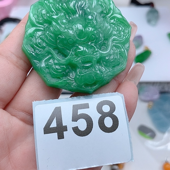 翡翠颈饰未镶嵌吊坠