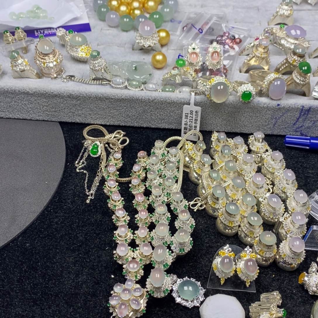 定制翡翠未镶嵌翡翠