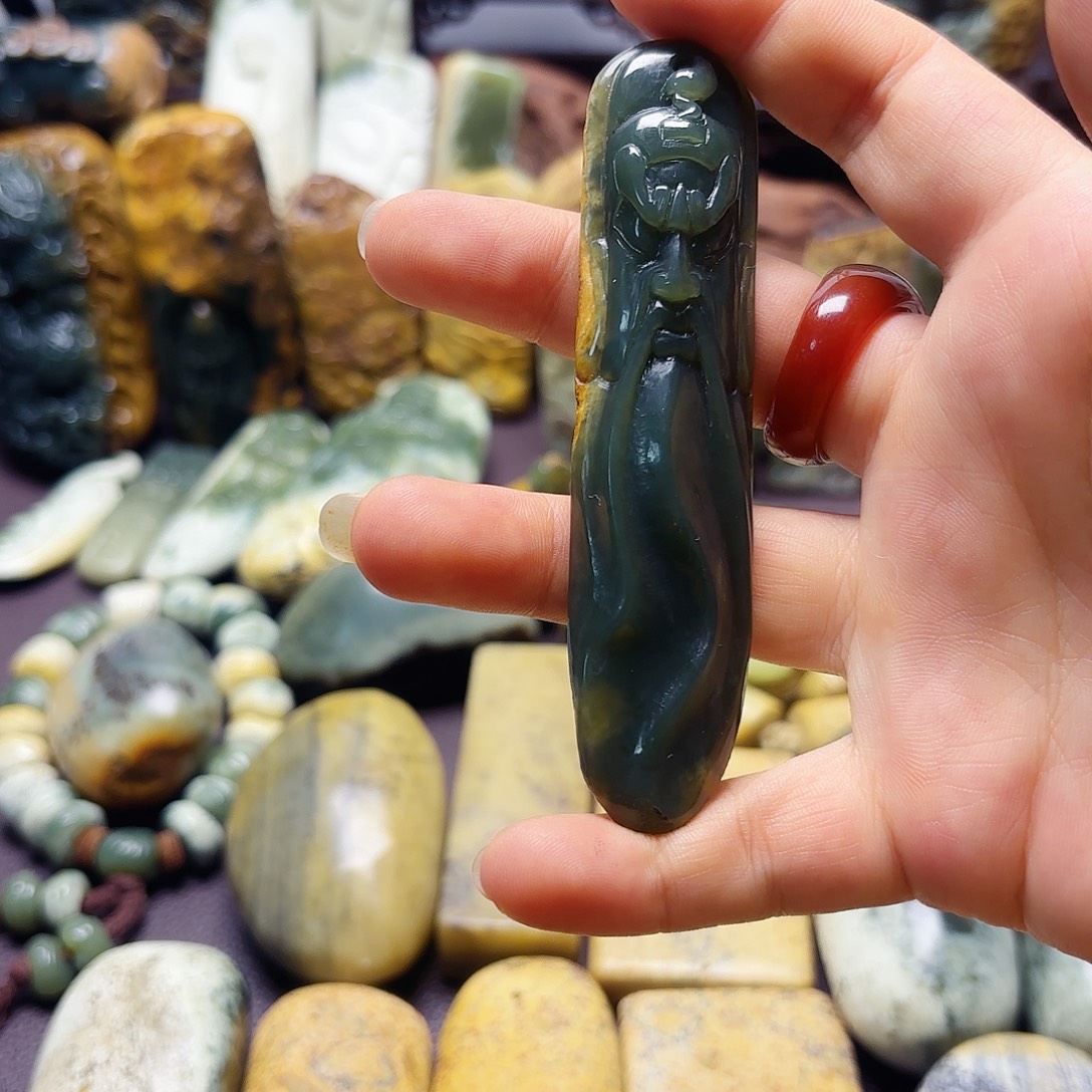 一***子岫岩河磨玉（透闪石质玉）未镶嵌挂件