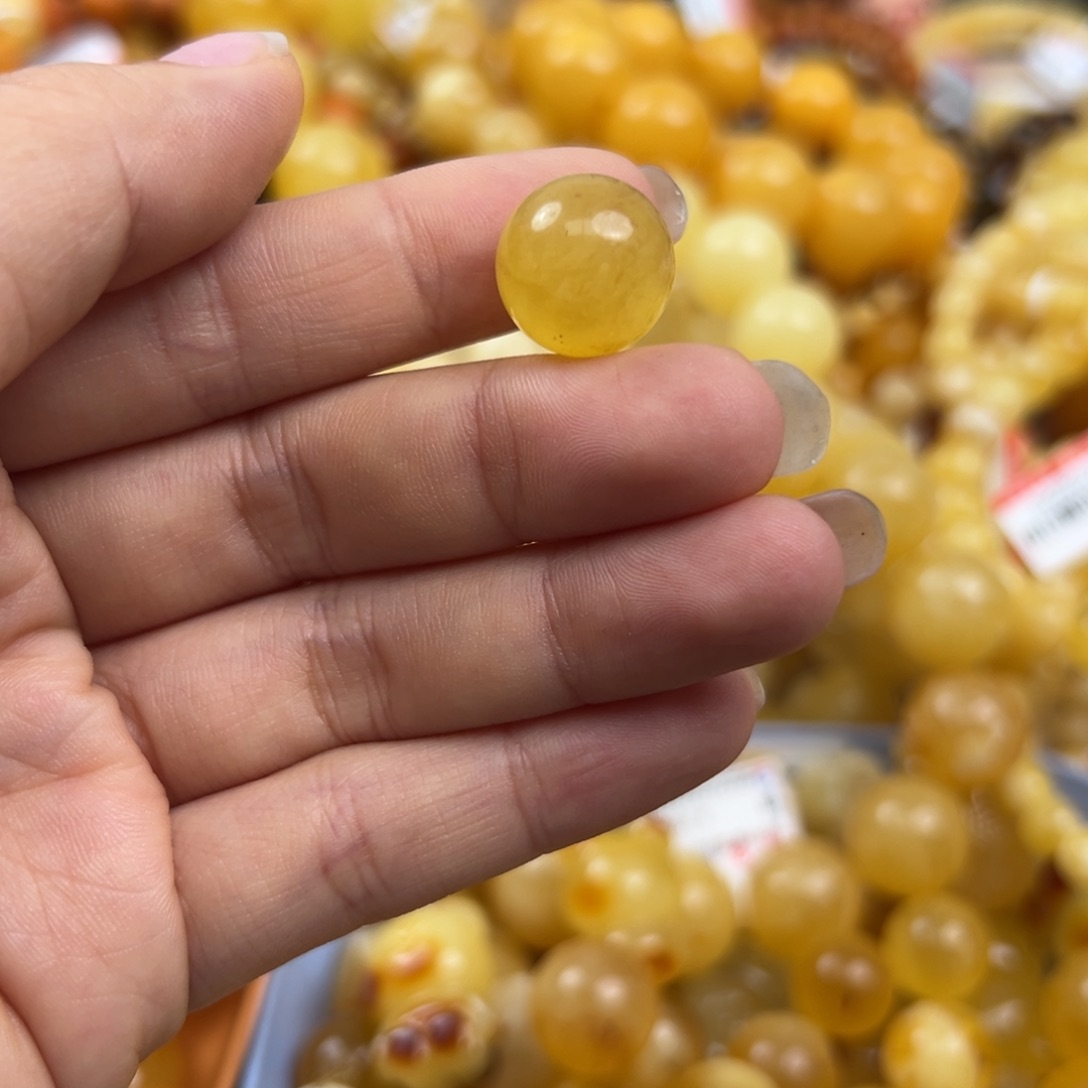 未镶嵌琥珀珠宝奇石