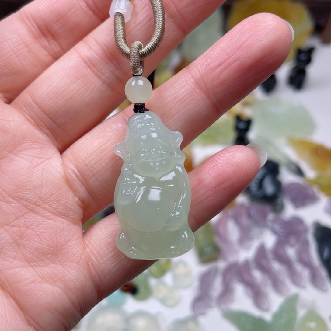 蛇纹石玉颈饰未镶嵌