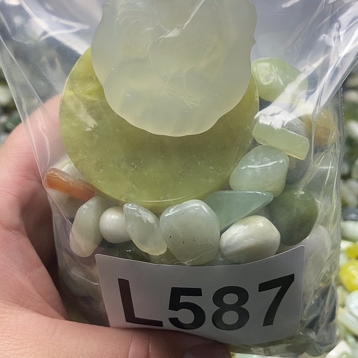 岫玉鱼缸石未镶嵌