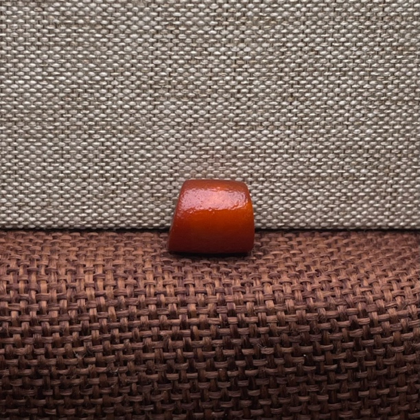 编号12.26微瑕款橘皮老蜜蜡斜切桶珠马蹄珠尺寸11.6×10.2毫米