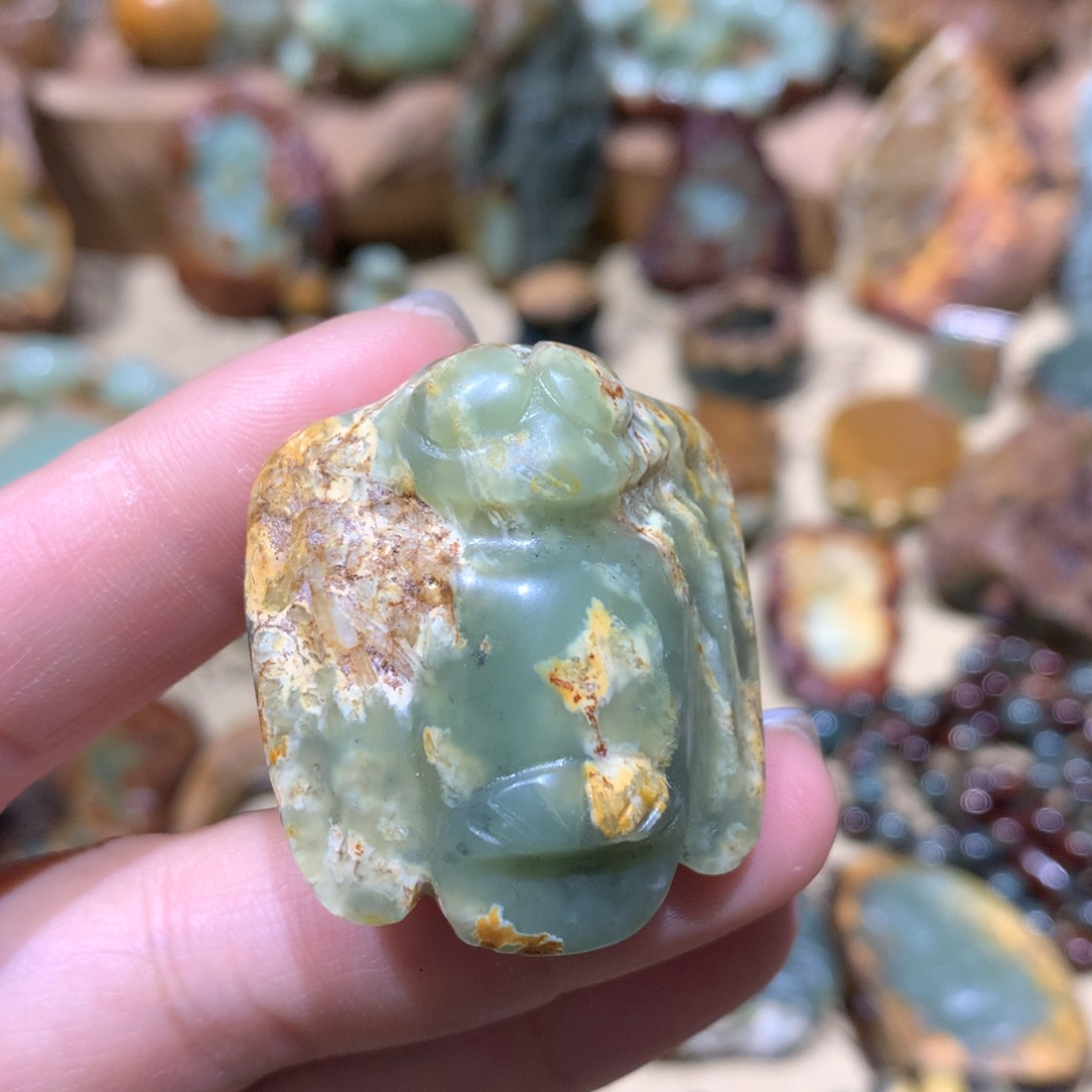 岫岩河磨玉（透闪石质玉）挂件未镶嵌红*