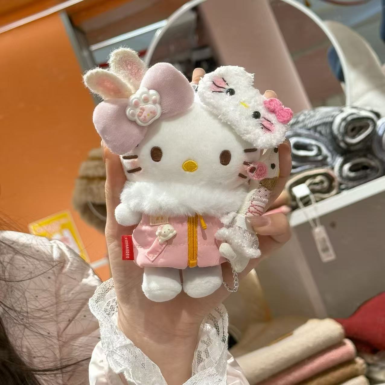 【汪汪羽绒服】凯蒂猫包包毛绒挂件2025新款手工车挂钥匙