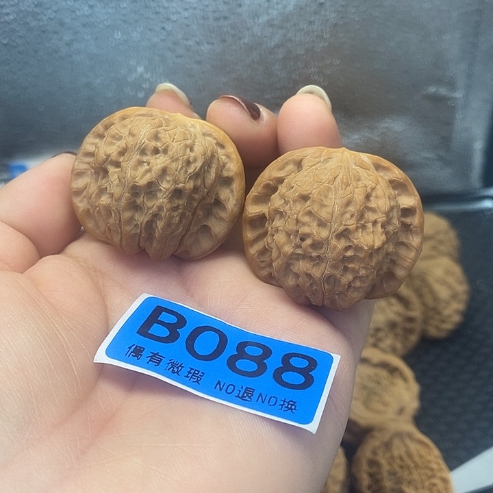 文玩核桃吊坠40雪麒麟修