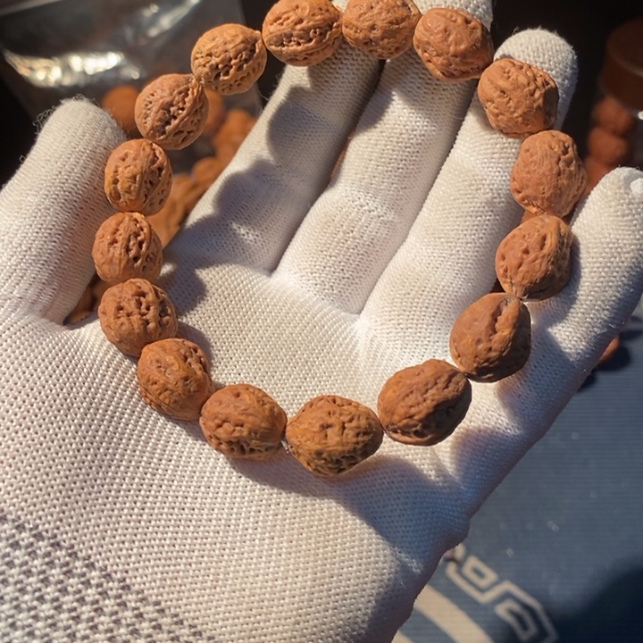 文玩核桃手串……69