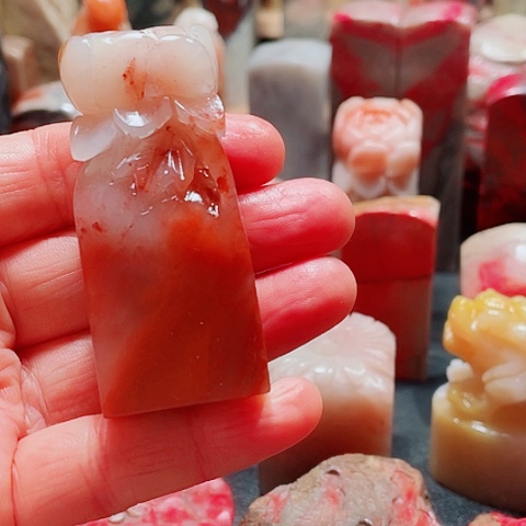 昌化石老性精品红花冻石