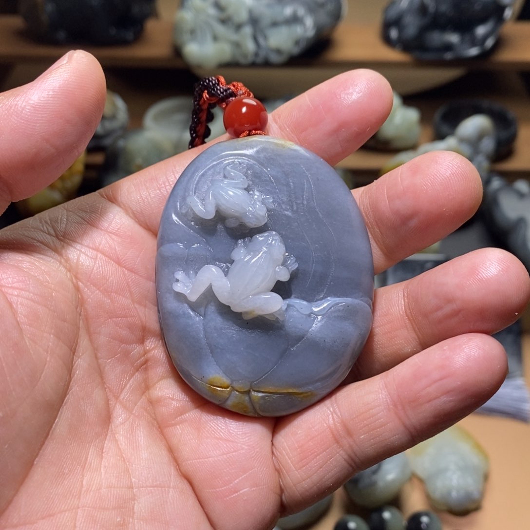 和田玉未镶嵌把件