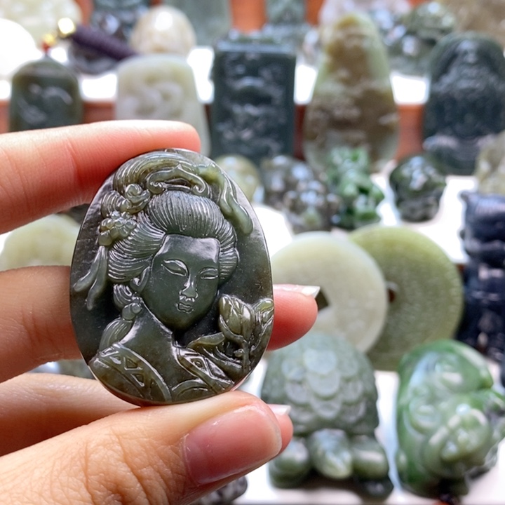 和田玉颈饰未镶嵌