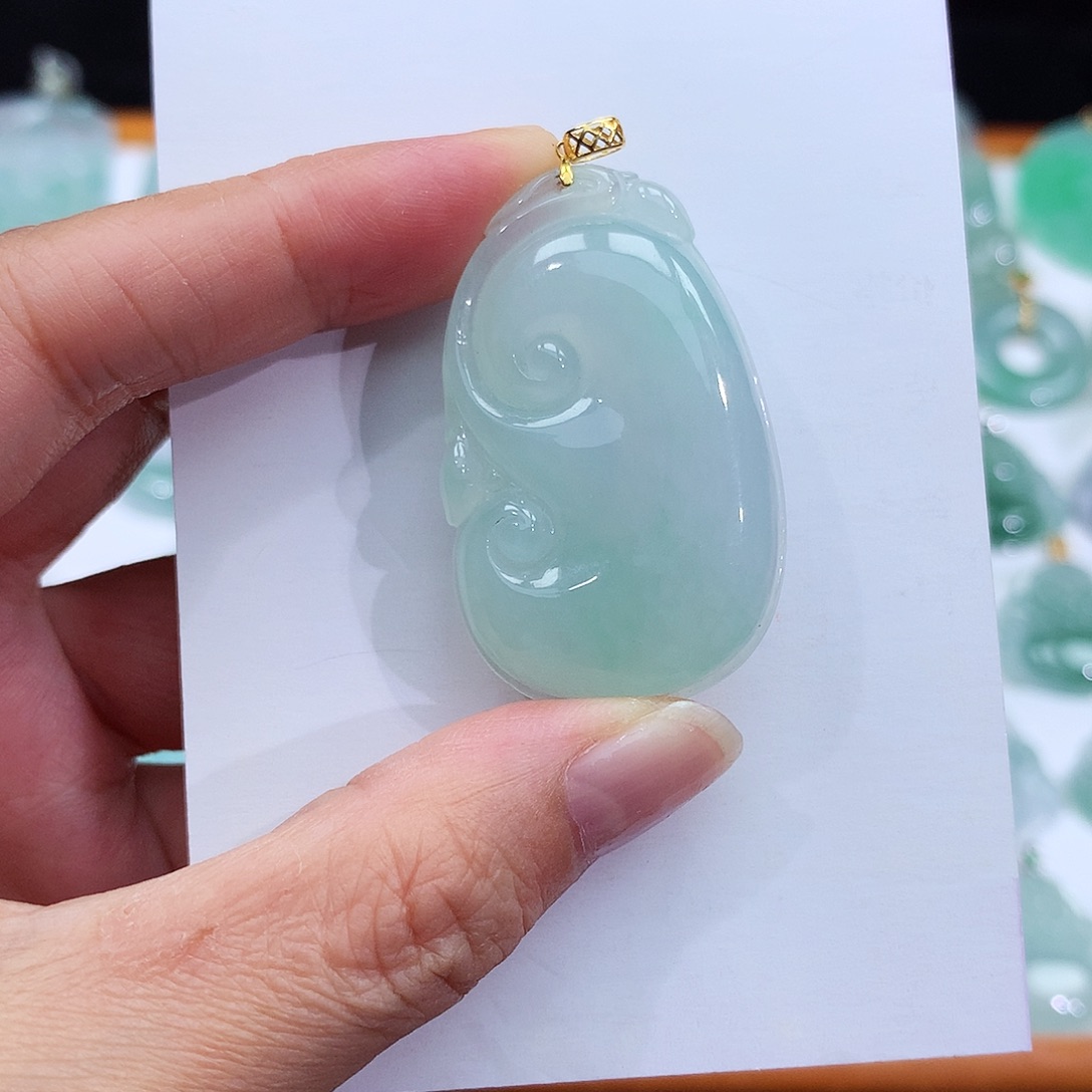 颈饰18K金镶嵌翡翠翡翠吊坠