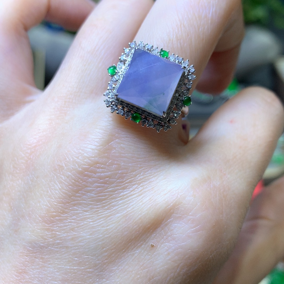 【闪购商品】翡翠颈饰18K金镶嵌翡翠吊坠项链