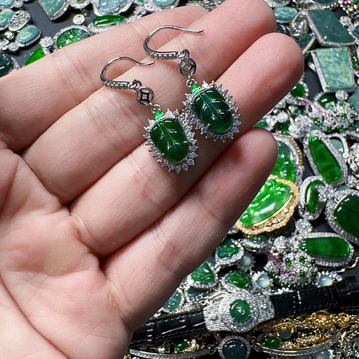 翡翠颈饰未镶嵌天然A货翡翠放漏