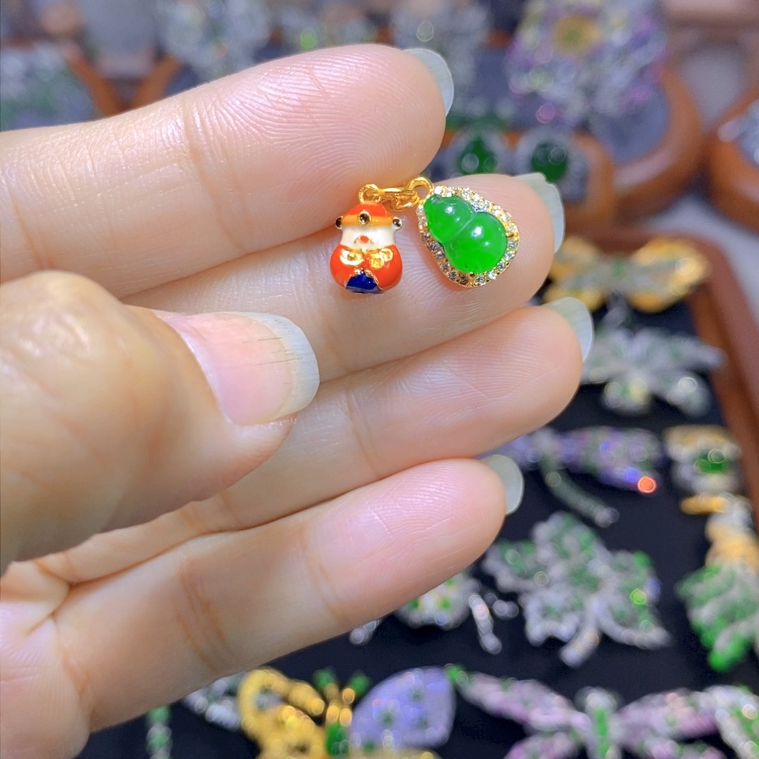 翡翠颈饰银S925镶嵌天然翡翠