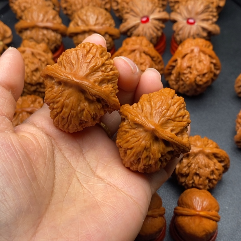 【闪购商品】文玩核桃把件宽城