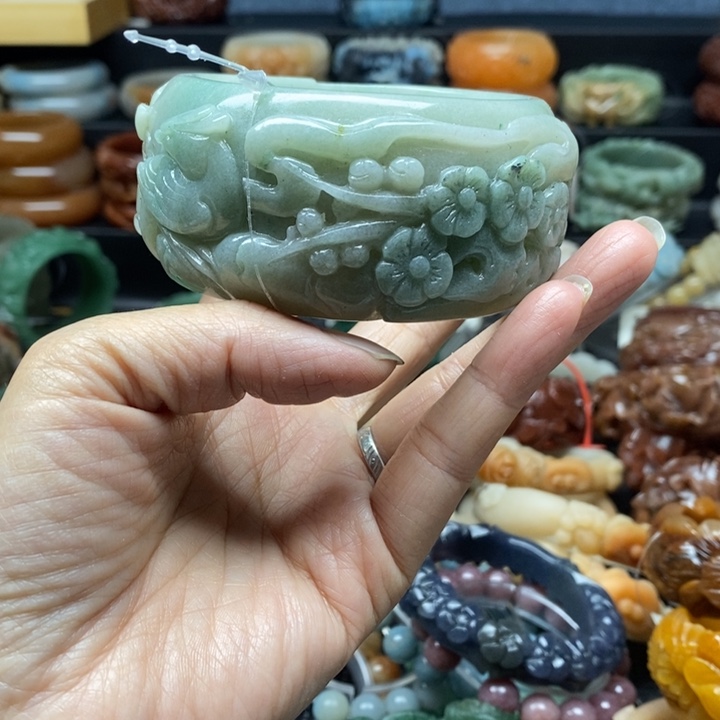 石英质玉手镯未镶嵌