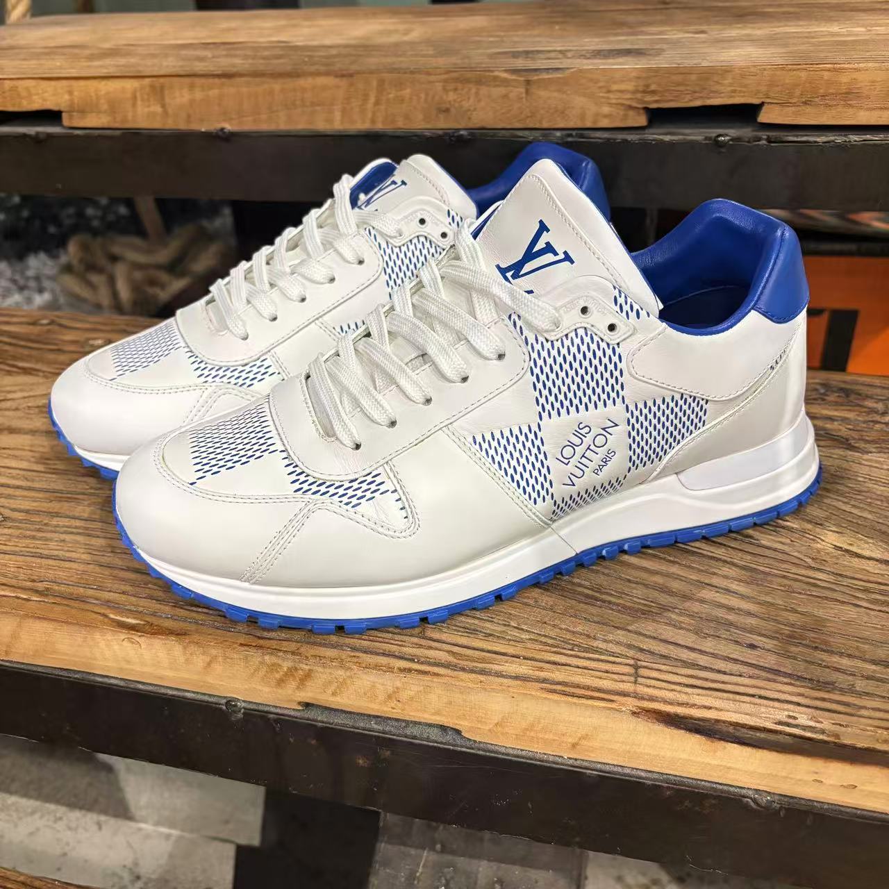 99新 LouisVuitton/路易威登 白蓝棋盘格runaway时尚百搭运动鞋  