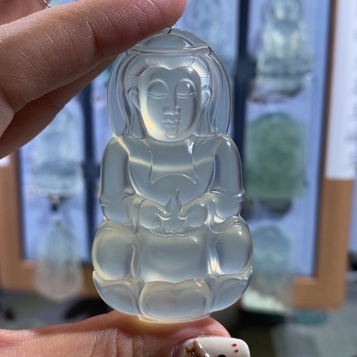 风***。岫玉未镶嵌颈饰吊坠