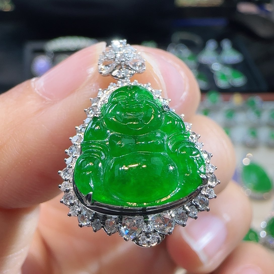 翡翠吊坠(不含链)18K金镶嵌