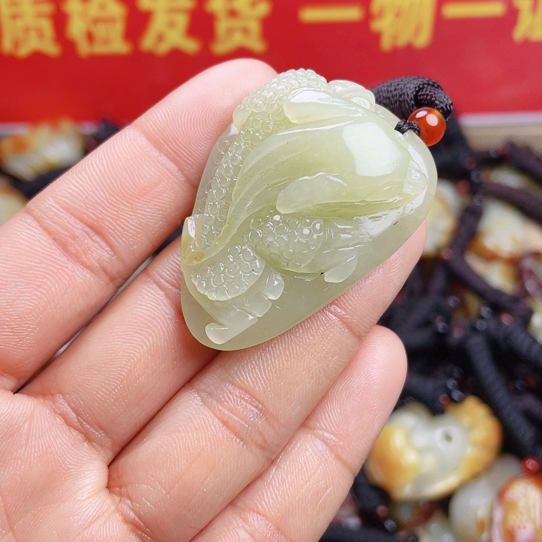 和田玉颈饰未镶嵌