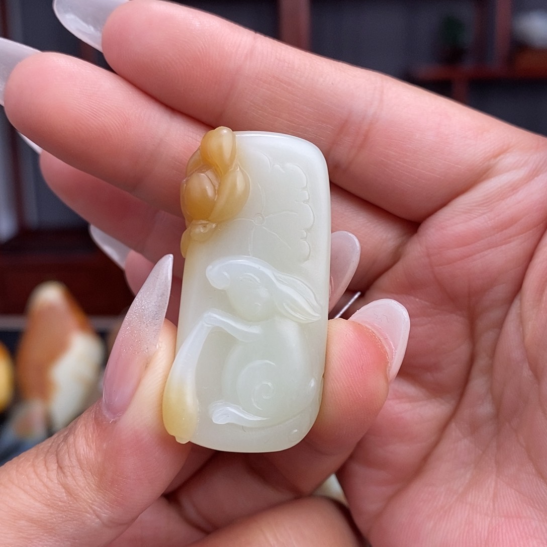 和田玉未镶嵌挂件