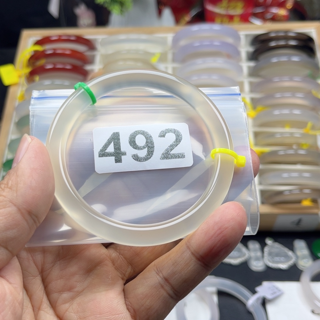 玛瑙/玉髓手镯未镶嵌流****生