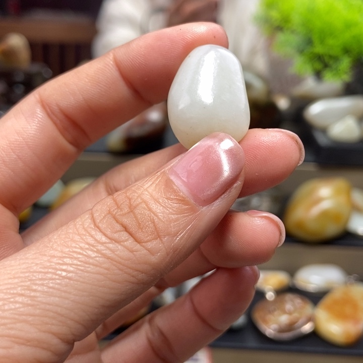 再***窗和田玉未镶嵌挂件