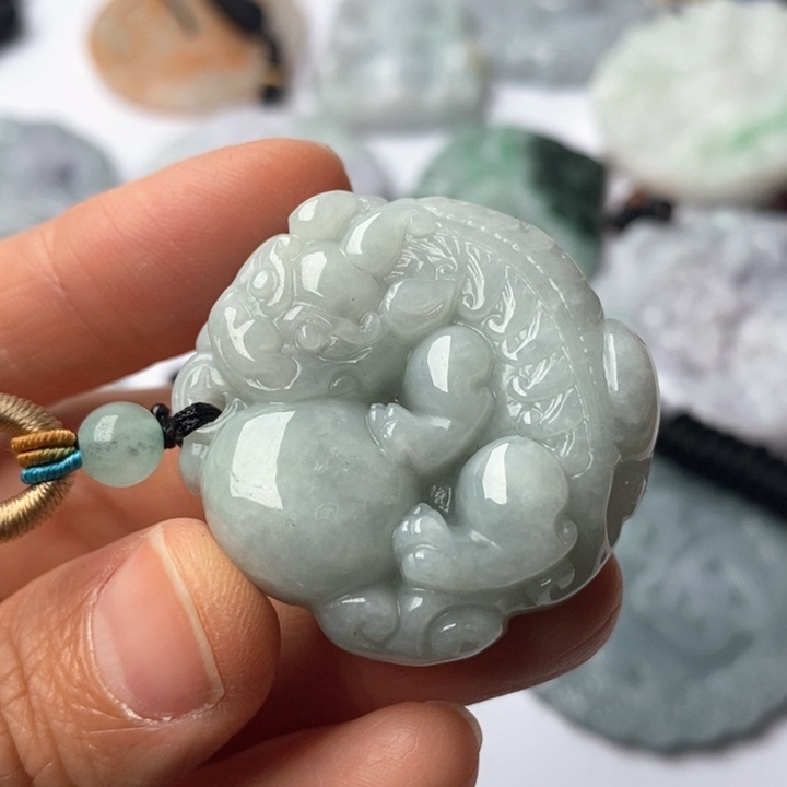 翡翠未镶嵌颈饰翡翠