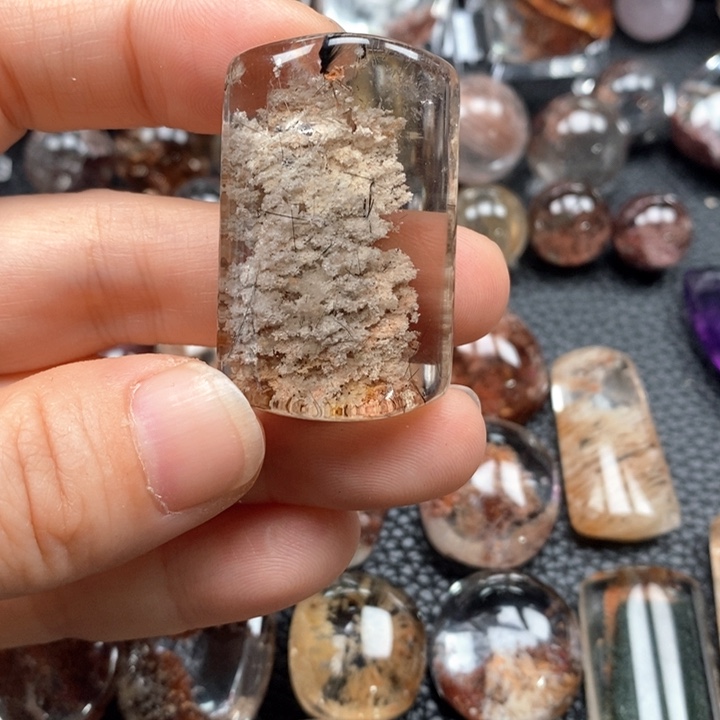 未镶嵌颈饰水晶江****)