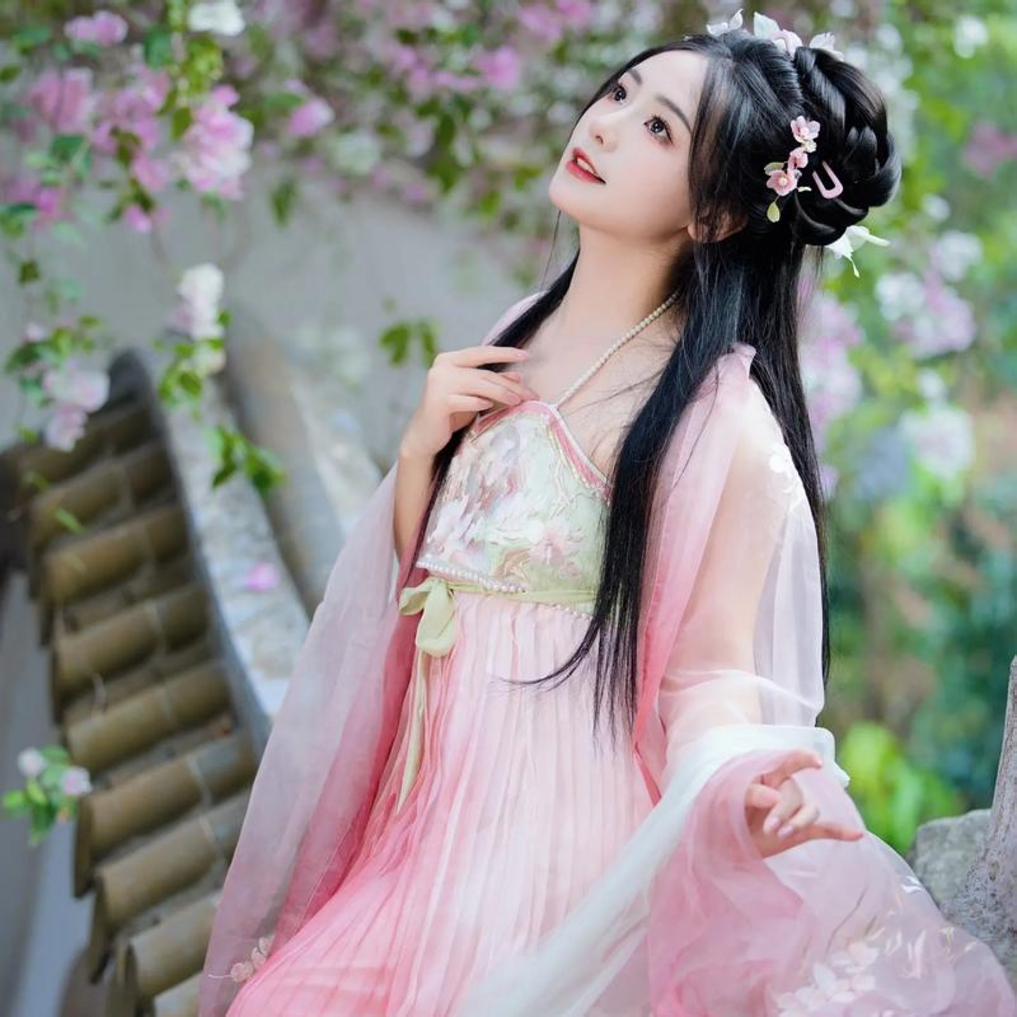 定制做手工DIY服装面料布料缎面幻彩雪纱闪光汉服裙子睡衣DIY布料