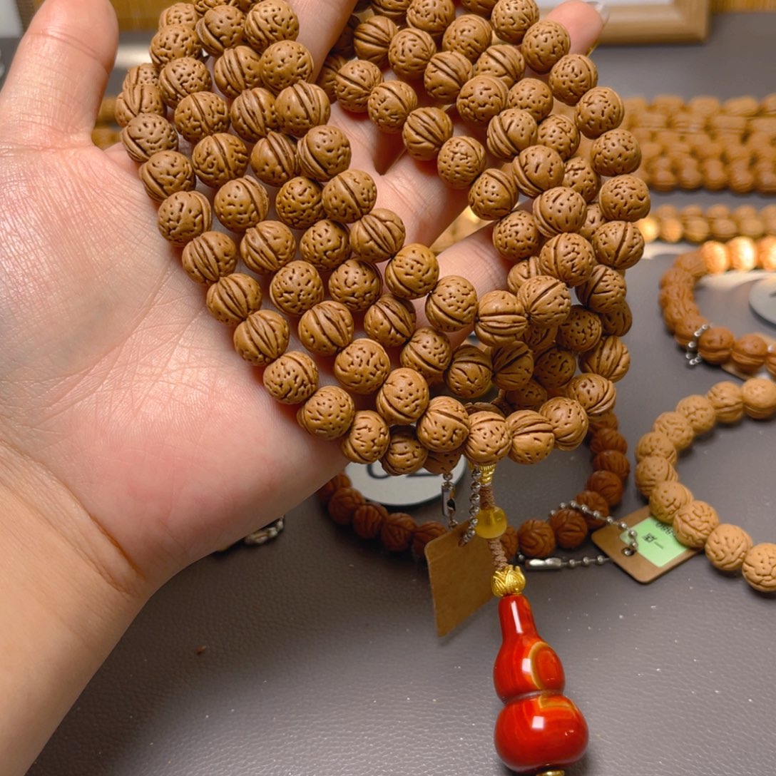 老***油吊坠桃核桃核脖挂