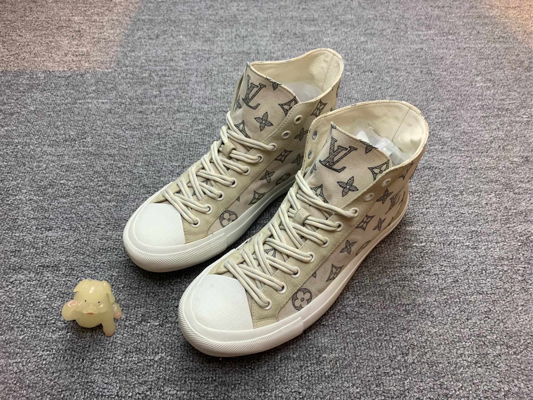 95新 LouisVuitton/路易威登  lv tatto满印帆布鞋