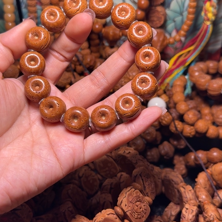 桃核吊坠平安扣手串