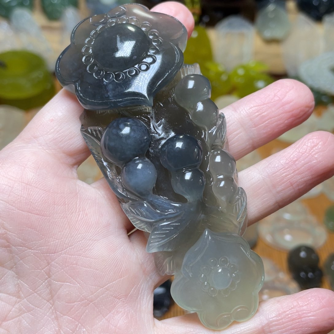 蛇纹石玉手把件未镶嵌