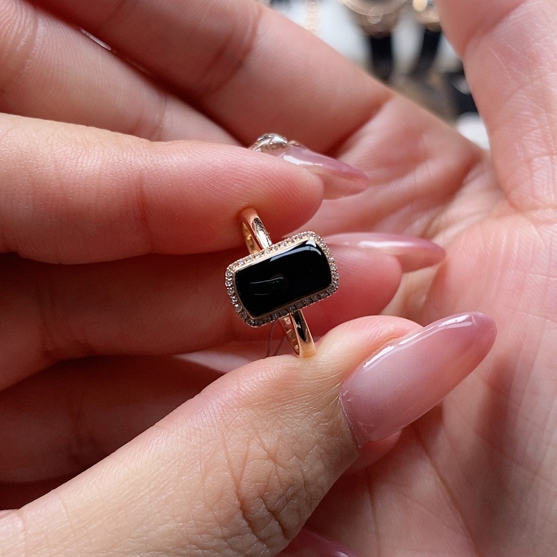 翡翠戒指18K金镶嵌墨翠