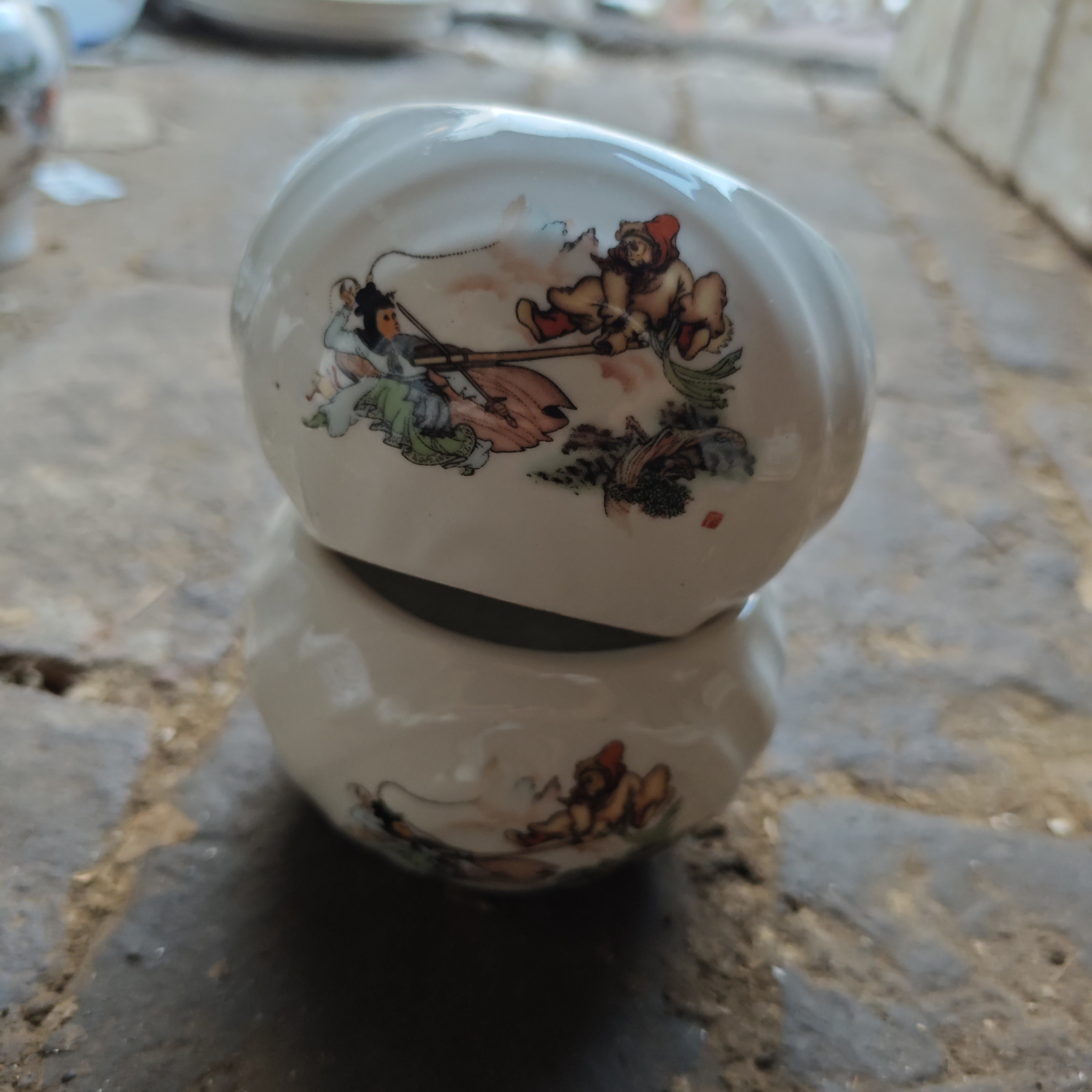 库存微瑕三打白骨精笔洗两个口失园