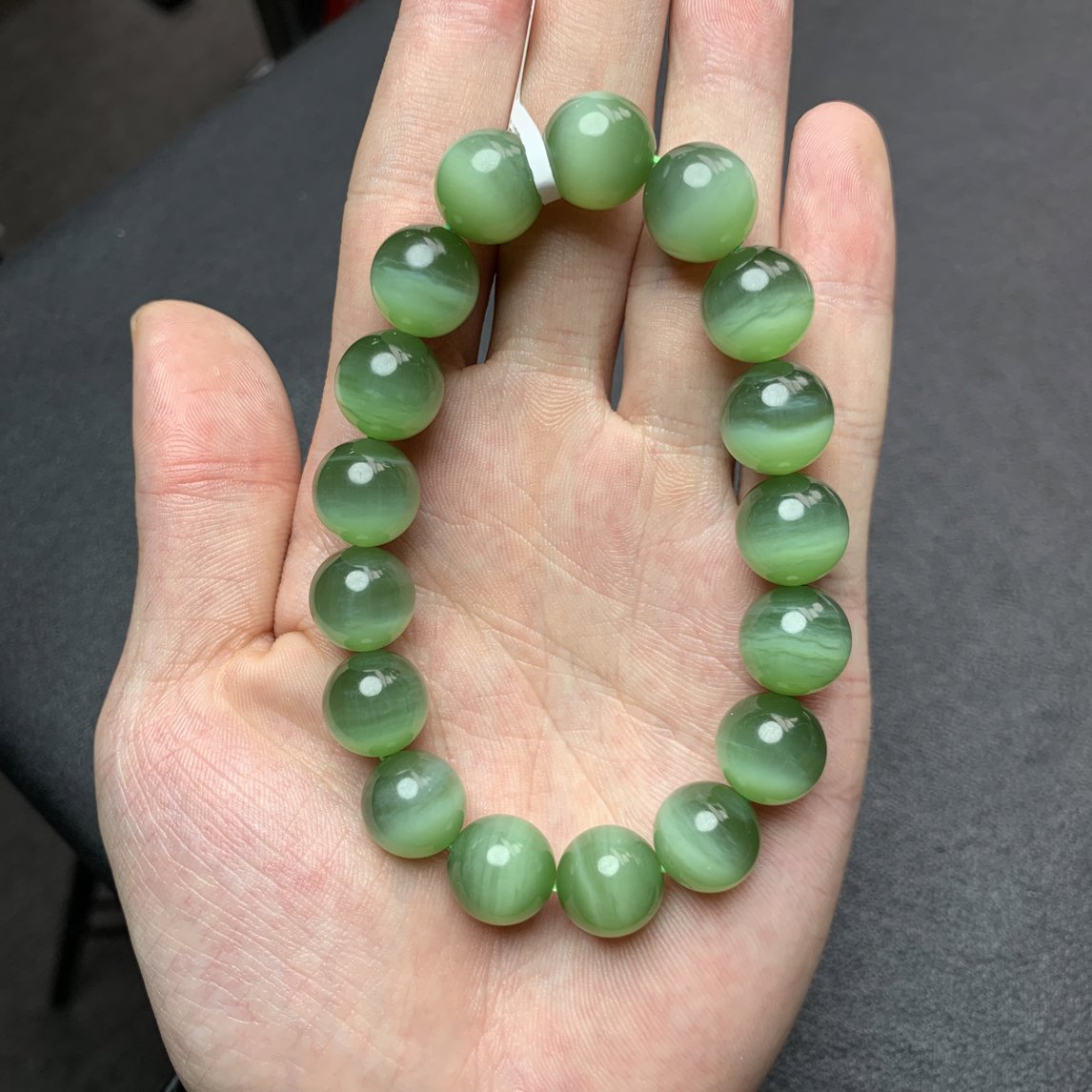 和田玉俄碧碧玉猫眼手串 卡12 TY203
