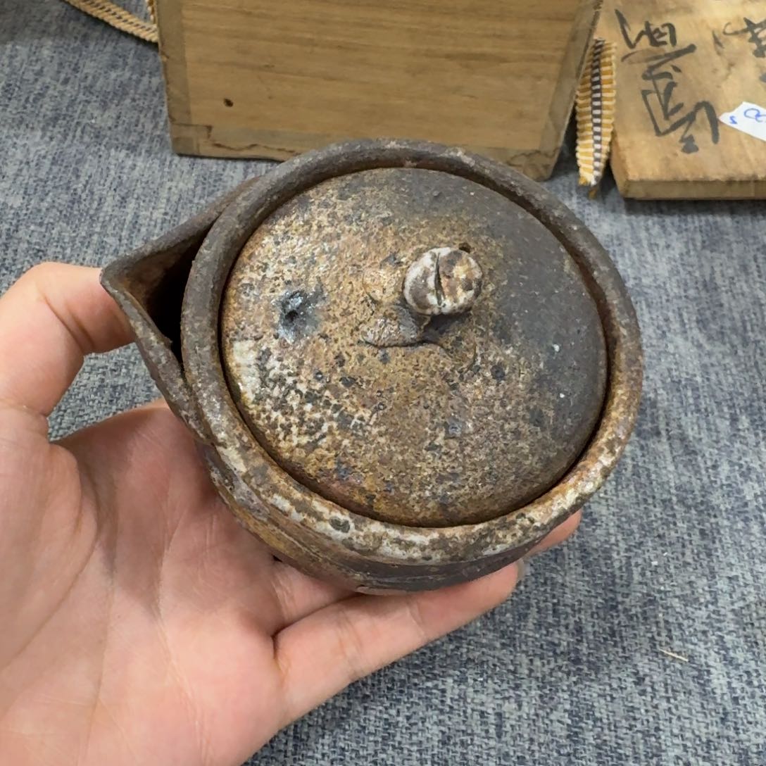 紫砂茶杯非常美丽漂亮的物品