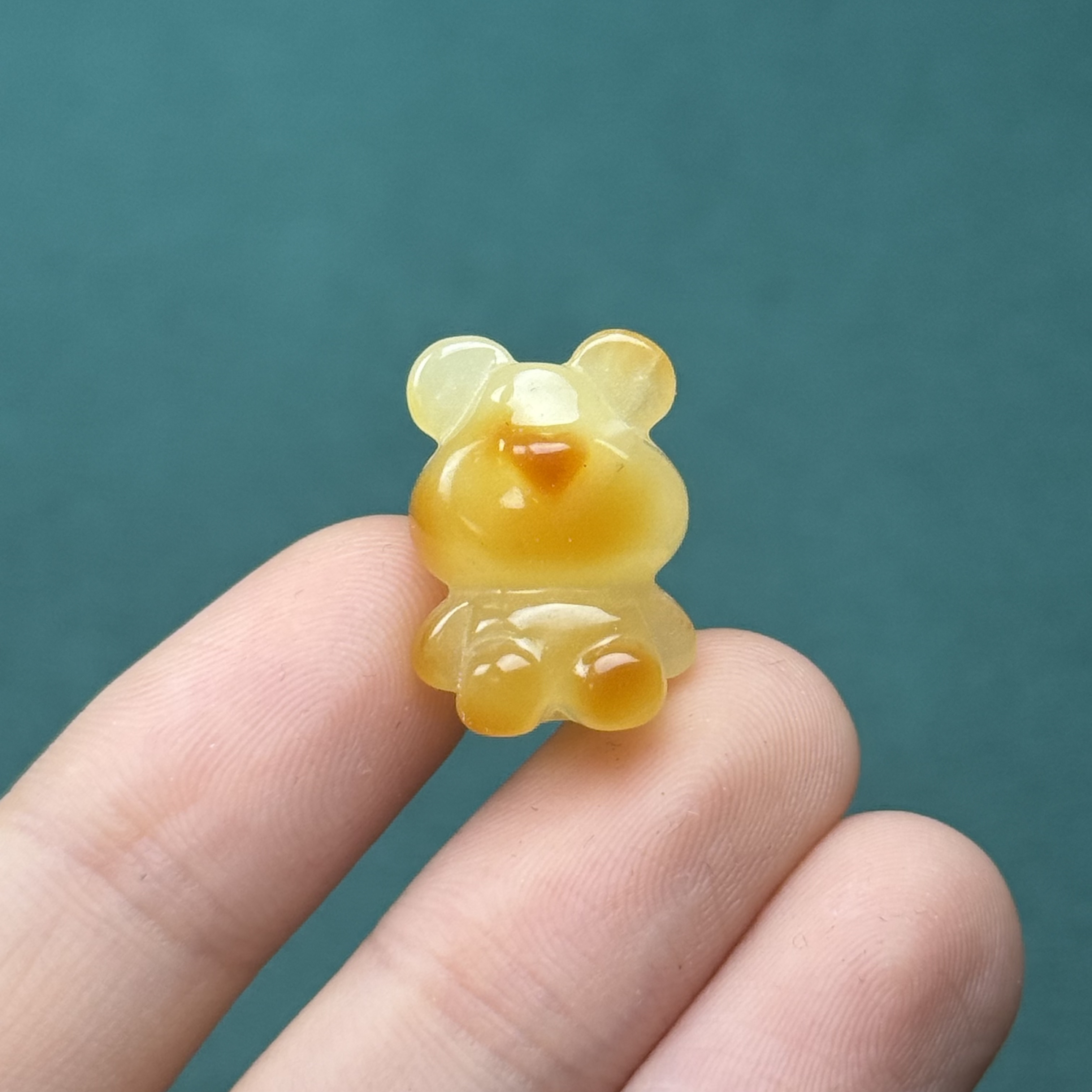 K9724天然原矿蜜蜡 雕刻小熊14*19*13mm 支持鉴定假一罚十