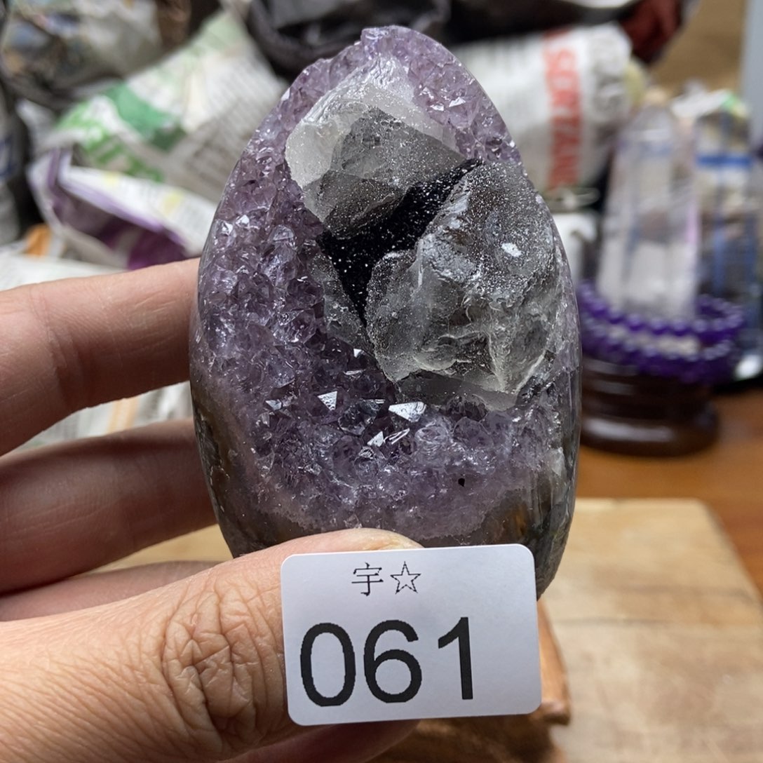 紫晶天然水晶摆件未镶嵌
