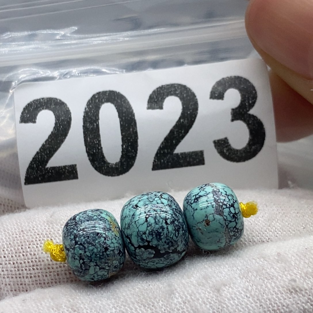 绿松石颈饰未镶嵌