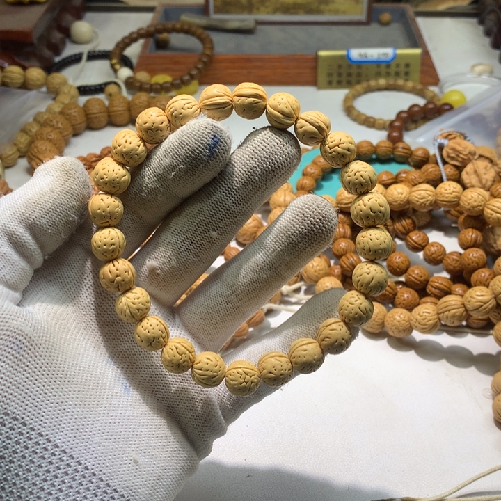 A***o吊坠桃核桃核手串