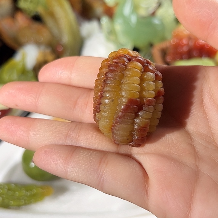 蛇纹石玉未镶嵌珠宝奇石