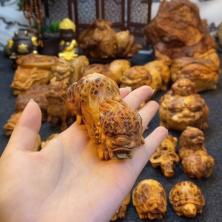 莫***晚柏木貔貅手把件手把件手把件