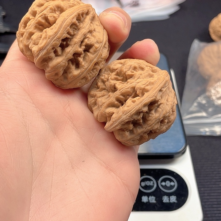 然***ᴳ吊坠文玩核桃粗筋