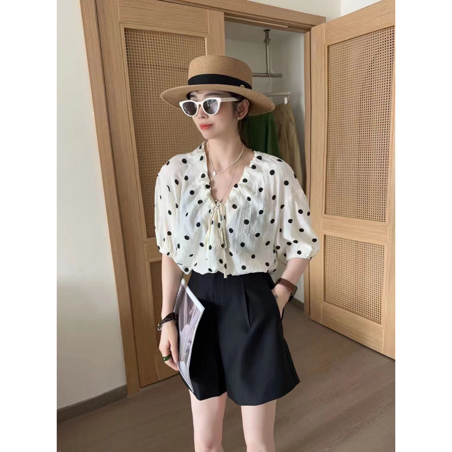 8817波点飘带小衫