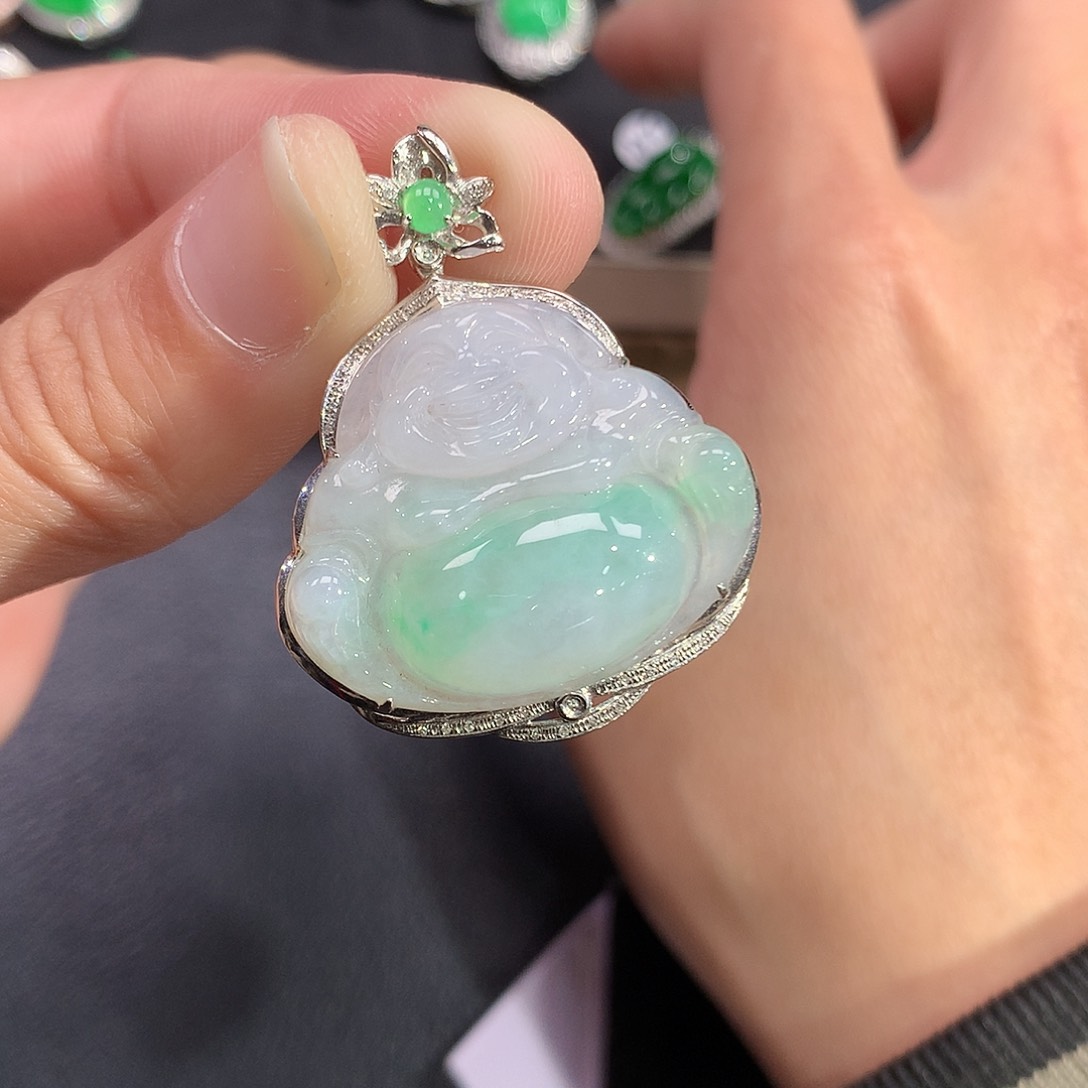 翡翠吊坠(赠链)18K金镶嵌最**光