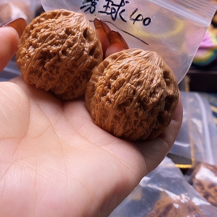 吊坠文玩核桃绣球