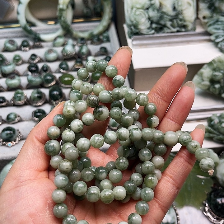 透闪石-蛇纹石玉颈饰未镶嵌甜*蜜